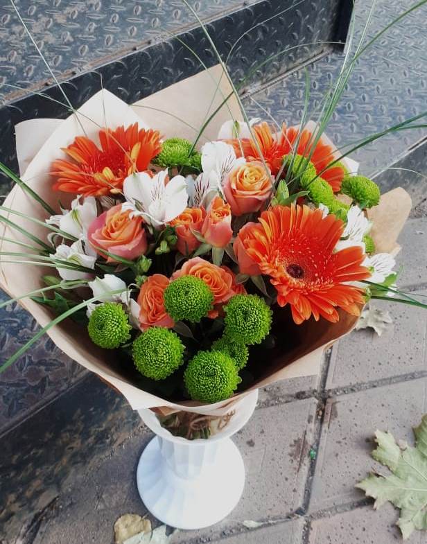 Букет цветов из: Герберы, Хризантемы, Альстромерии и Розы в Гуково