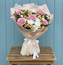 Букет цветов из:  Гвоздики, Орхидеи и Розы #REPLACE_PRED# Гуково