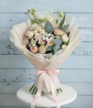 Букет цветов из:  Розы и Лизиантусы в Гуково