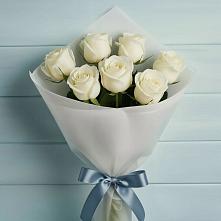 Букет 7 Белых роз Эдлесс Лав в Гуково