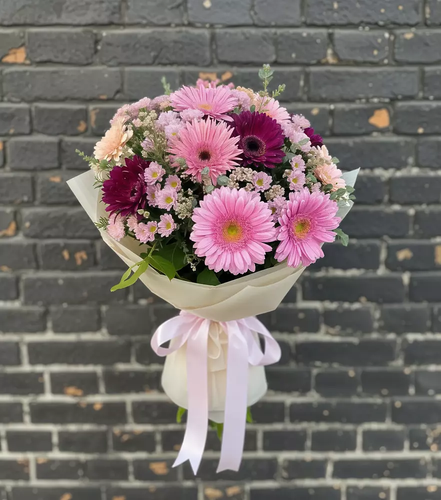 Букет цветов из: Герберы и Хризантемы в Гуково