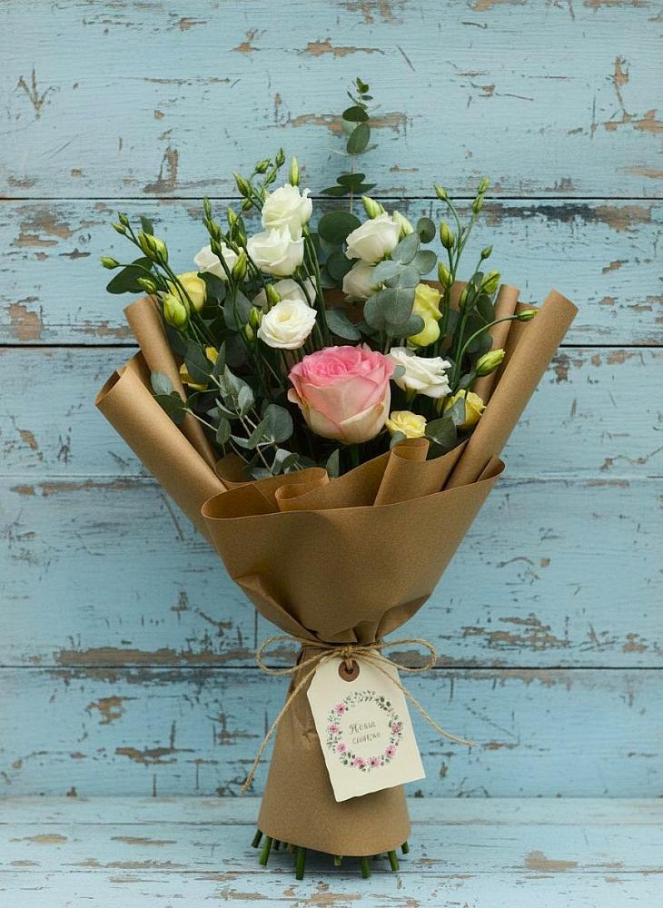 Букет цветов из: Розы и Лизиантусы в Гуково