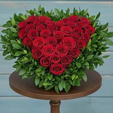 Цветочная композиция из Розы в виде сердца в Гуково