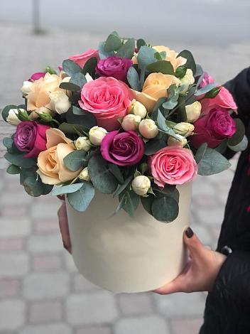 Цветочная композиция из Розы в шляпной коробке в Гуково