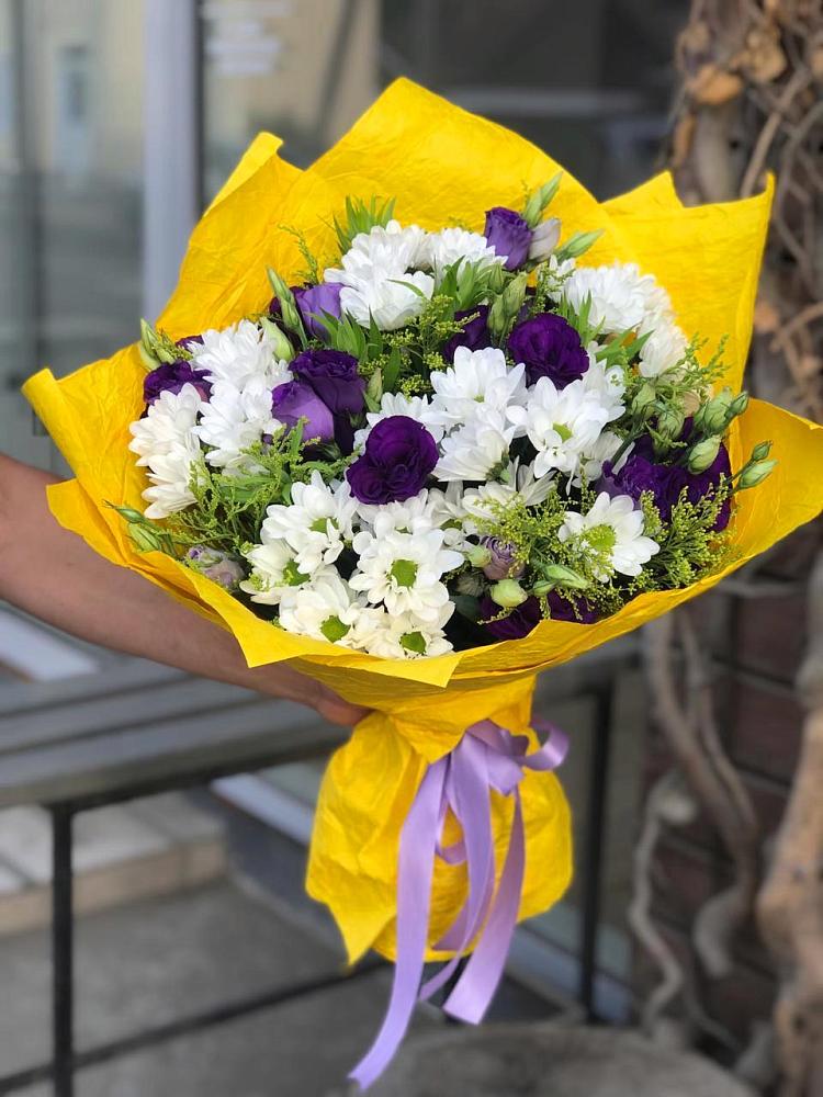 Букет цветов из: Ирисы, Хризантемы и Ромашки в Гуково