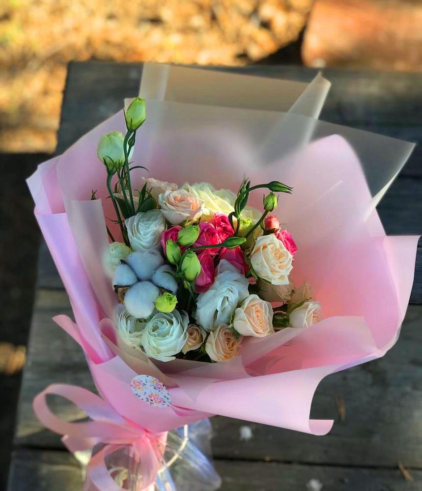 Букет цветов из: Розы и Лизиантусы в Гуково