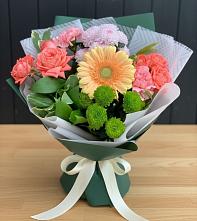 Букет цветов из:  Гвоздики, Розы, Герберы и Хризантемы #REPLACE_PRED# Гуково