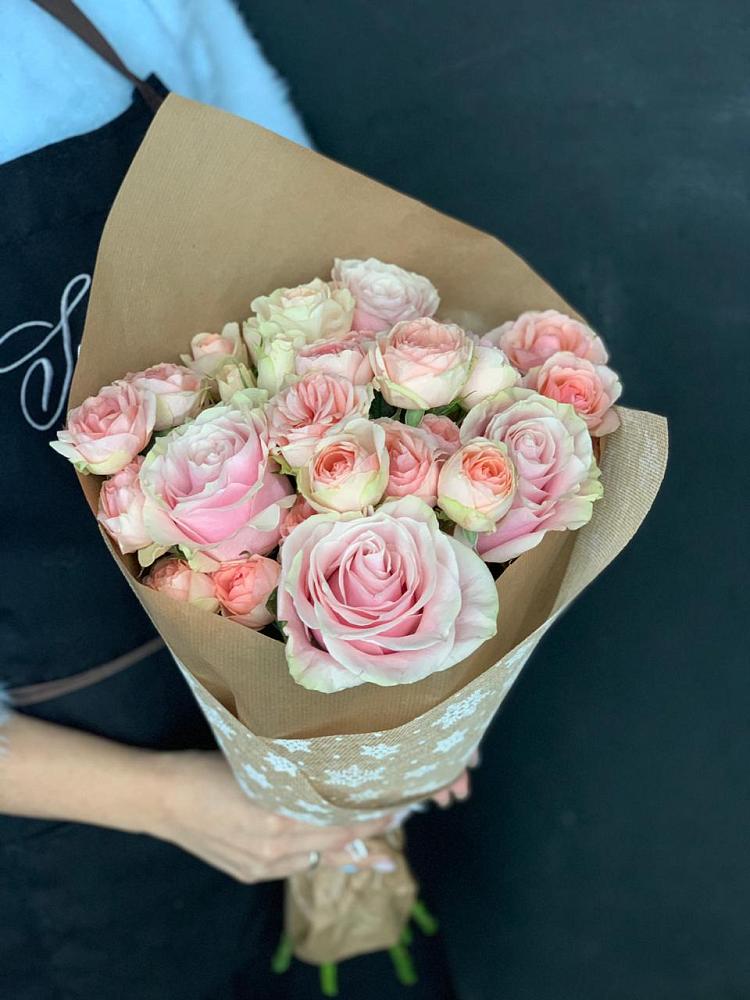 Букет цветов из: Хризантемы и Розы в Гуково