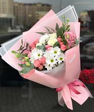 Букет цветов из:  Розы, Лизиантусы и Хризантемы в Гуково