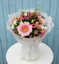 Букет цветов из:  Герберы, Альстромерии и Лизиантусы #REPLACE_PRED# Гуково