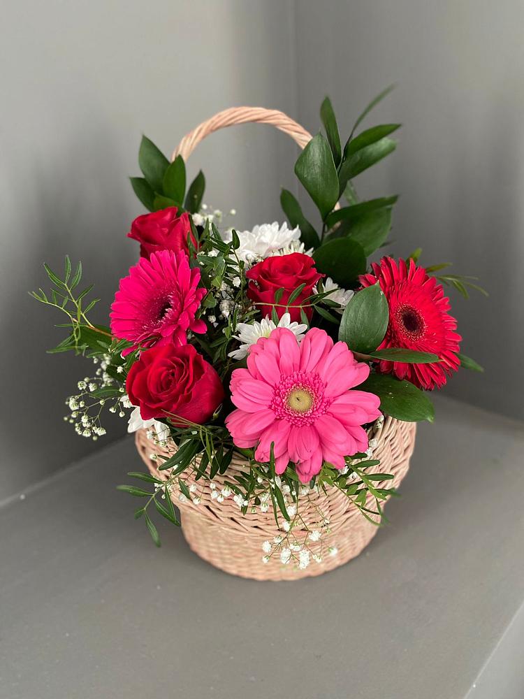 Цветочная композиция из Розы, Хризантемы и Герберы в корзине в Гуково