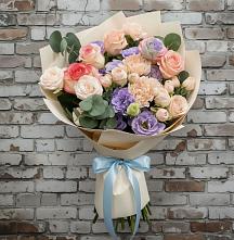 Букет цветов из:  Розы, Лизиантусы и Гвоздики в Гуково