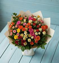 Букет Микс из разноцветных кустовых роз в Гуково
